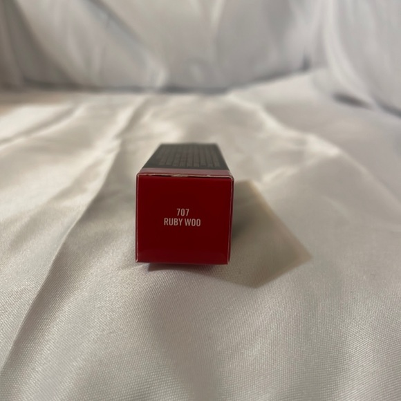 MAC COSMETICS RUBY WOO LIPSTICKS - Picture 2 of 4